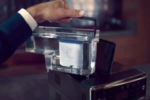 Saeco PicoBaristo Deluxe SM5570/10 Kaffeevollautomat, 12 Kaffeespezialitäten (integriertes Milchsystem, LED
